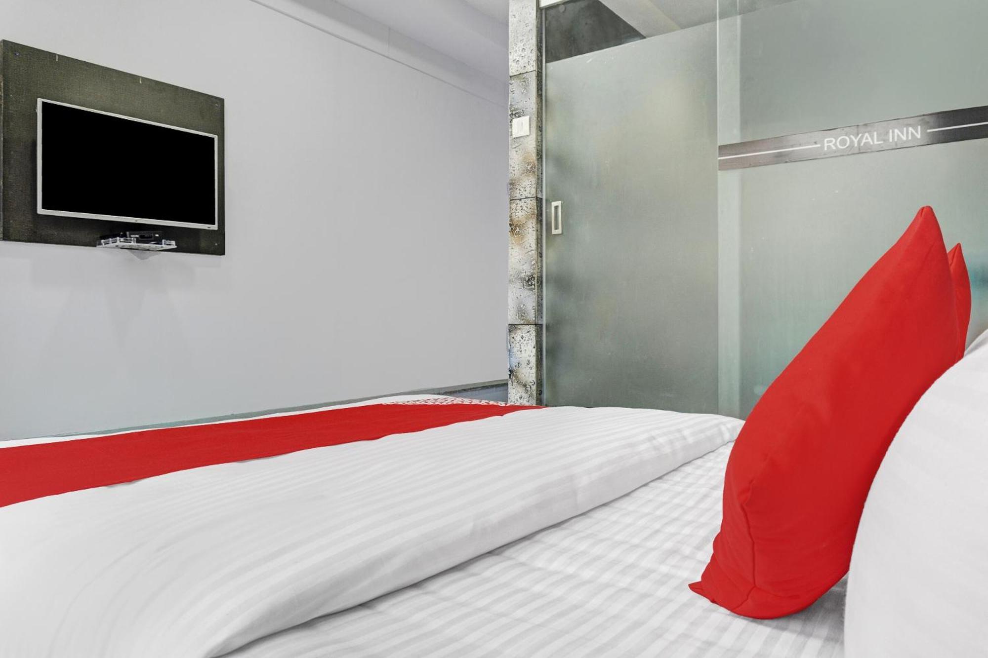 Oyo Flagship Hotel Royal Inn Сурат Екстер'єр фото